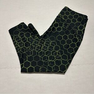 Sports illustrated Black Leggings with Green Hexagon Pattern